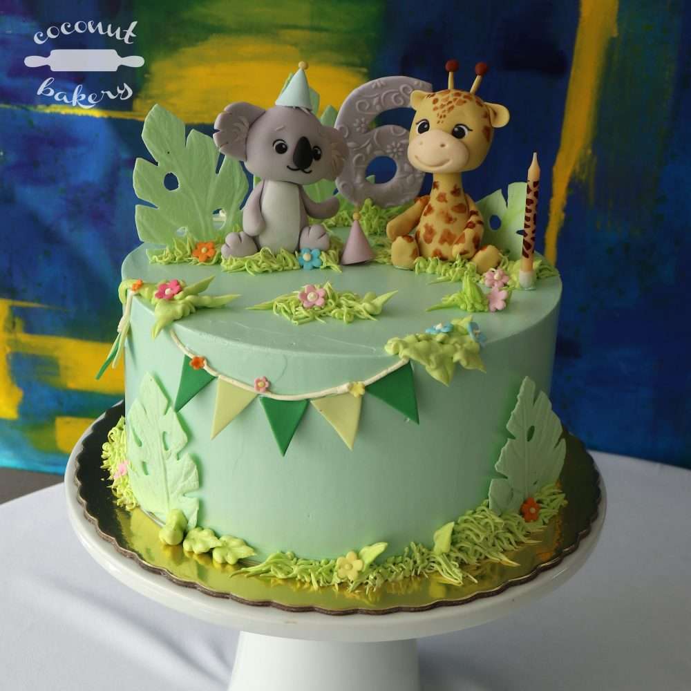 festejando el cumpleaños con koala y jirafita