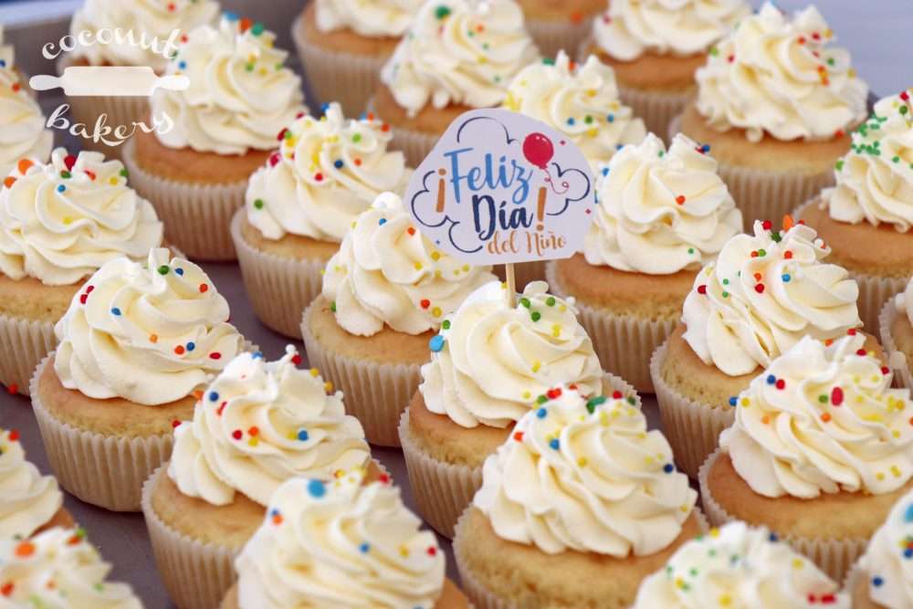 Cupcakes personalizados con topping de crema de leche