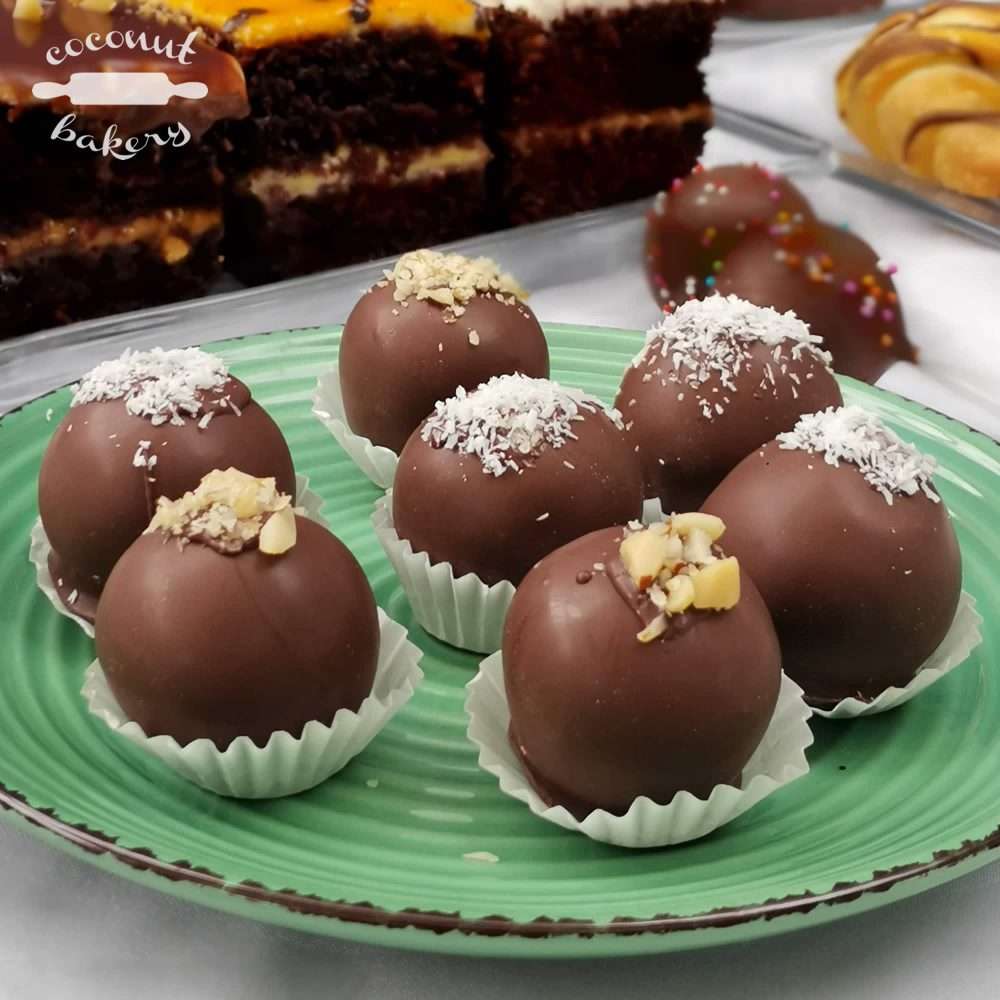 Bombones con coco, almendra o nuez