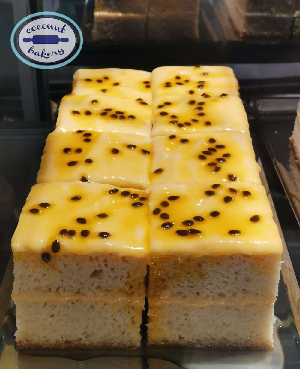 Porción de pastel de maracuyá