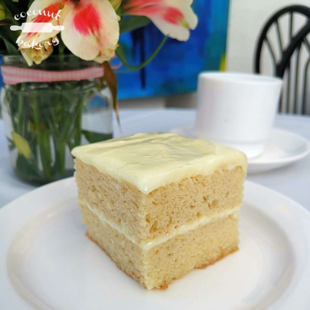Porción de pastel de limón