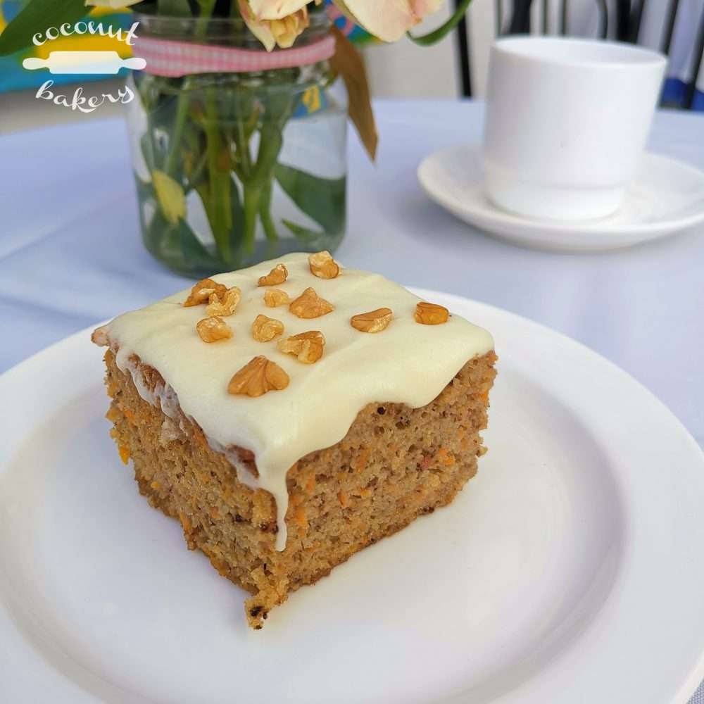 Porción pastel de zanahoria