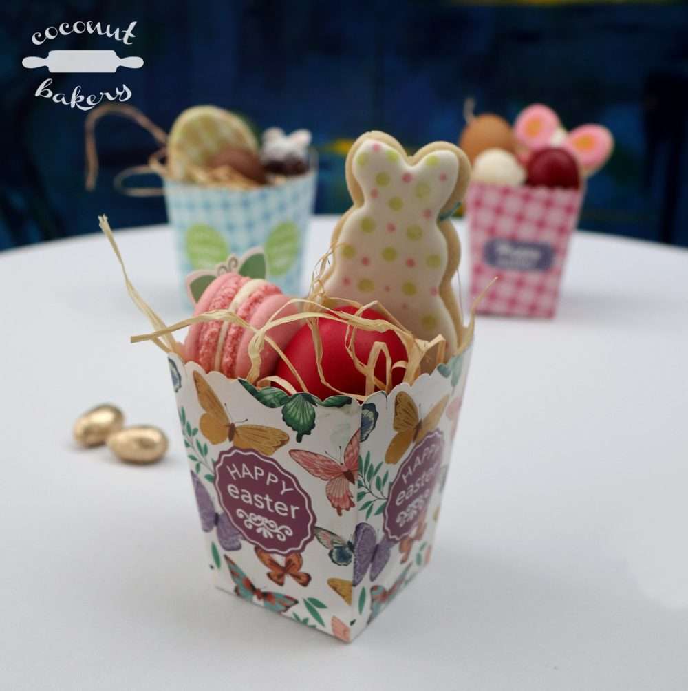 Cajita con productos de pascua surtidos