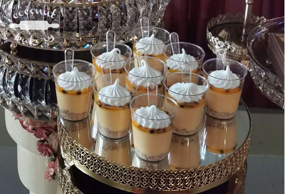 Postre de maracuyá en vasito pequeño