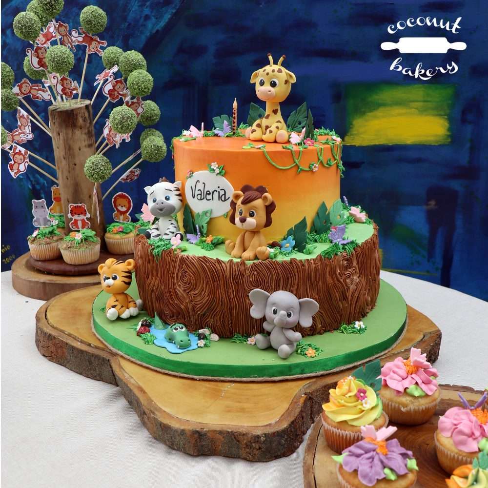 Torta de cumpleaños jungla safari al amanecer