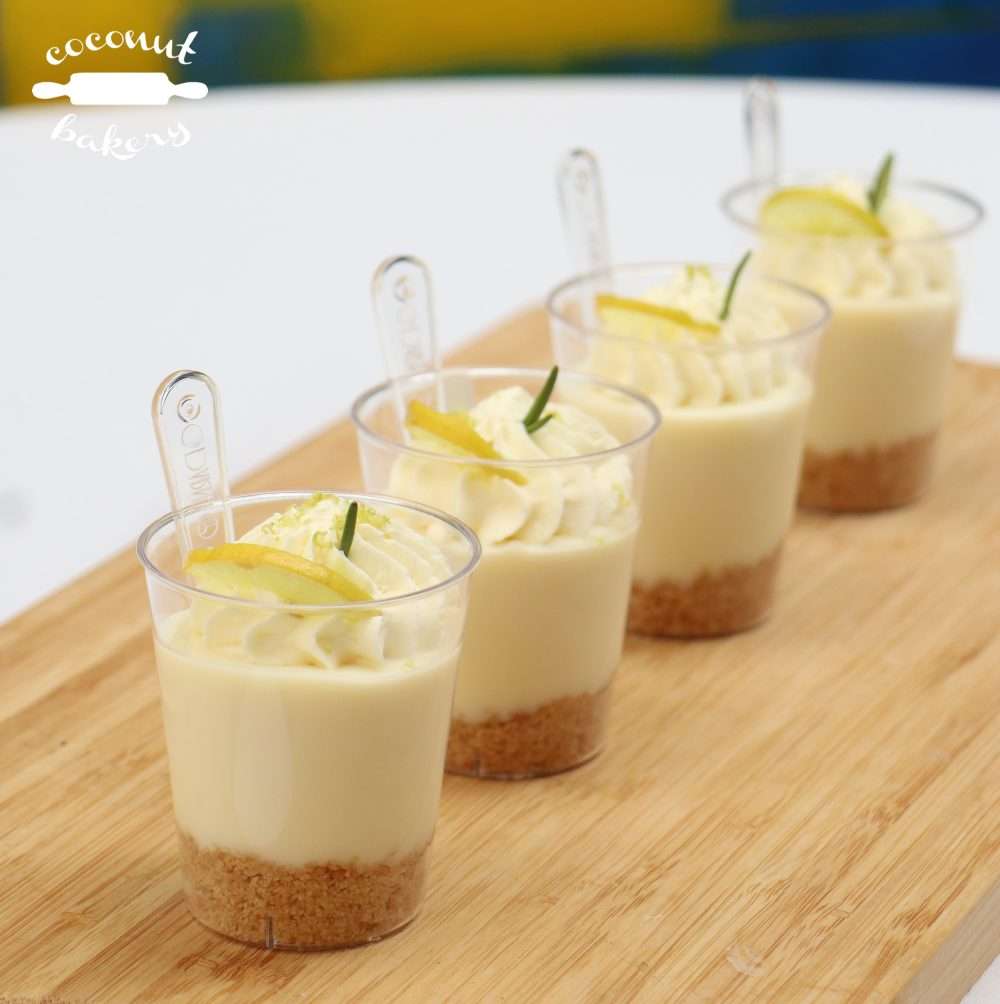 Postre de pie de limón en vaso
