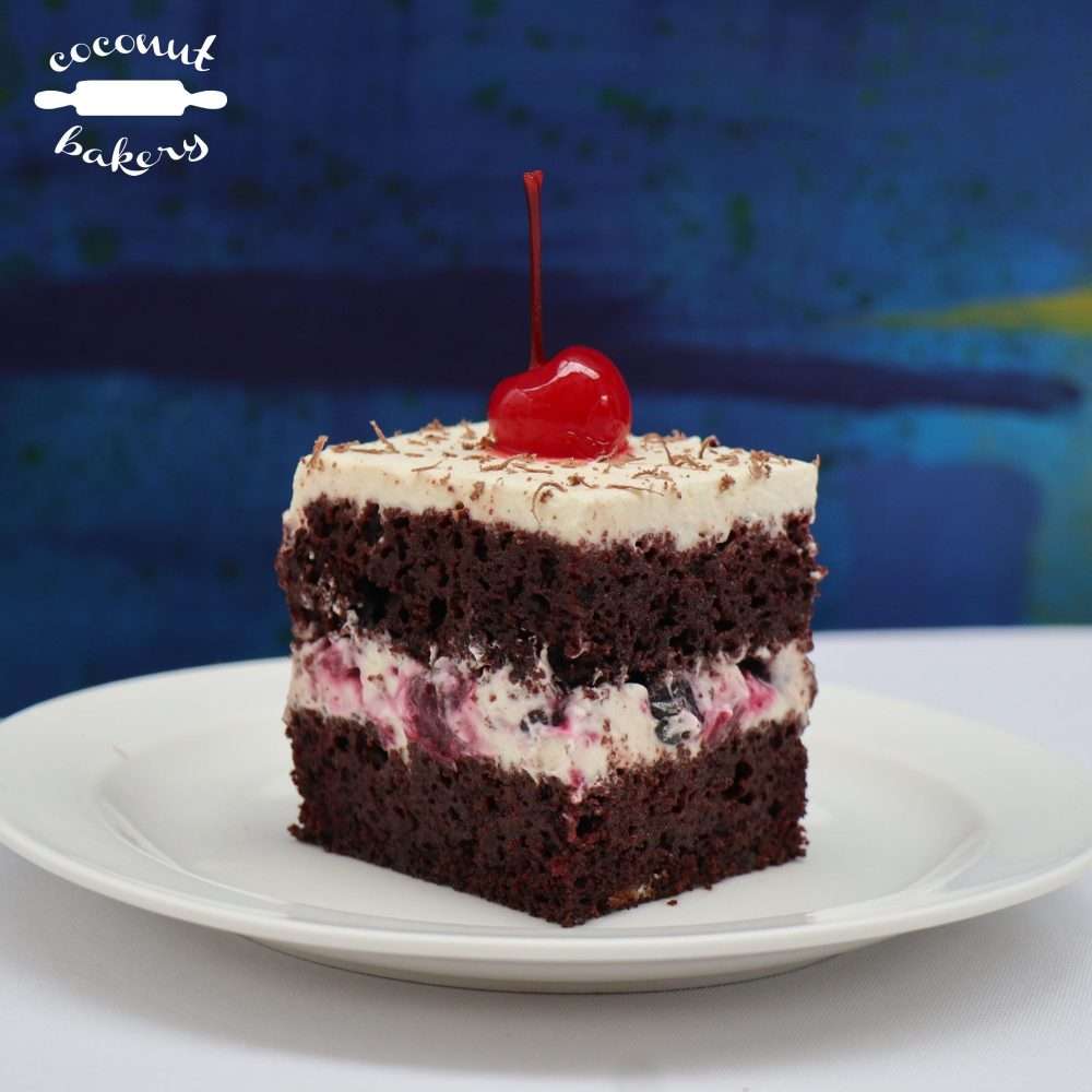 Porción de Pastel de Chocolate Frutos Rojos